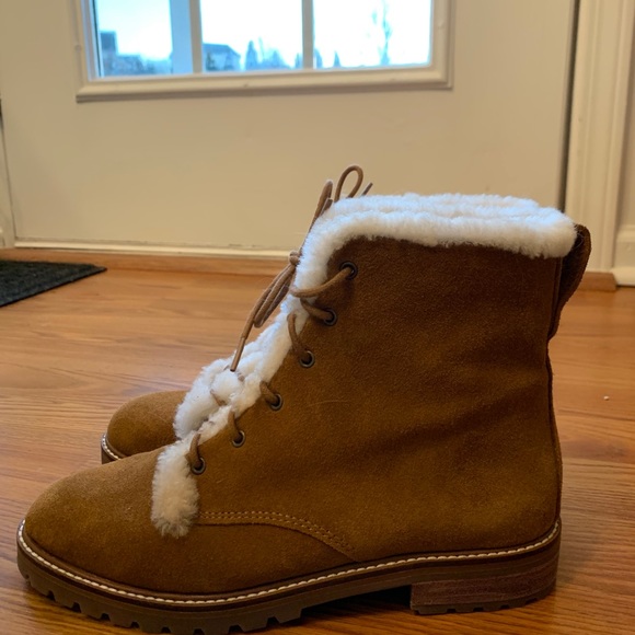 Madewell Clair Boot in Shearling-Lined Suede - Picture 2 of 5